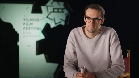 „Kino pavasaris“ skelbia bilietų prekybą: Tomas Ramanauskas padeda išsirinkti filmą (video)
